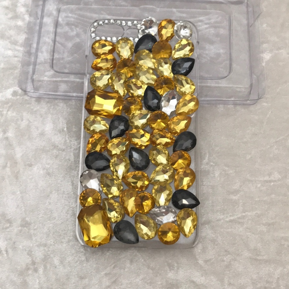 New in box iPhone 7 Plus embellished rhinestone Crystal Like phone case